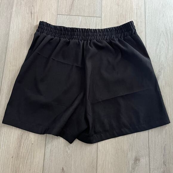 Max Studio Women’s Black High Rise Pull On Short Sz M - Picture 3 of 8